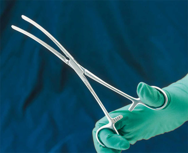 SVORKA NA STŘEVO HARTMANN, délka 20,0 cm, rovná